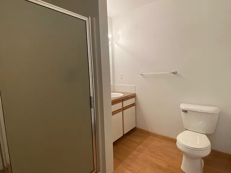 219 W Myrtle St #D — Photo 16