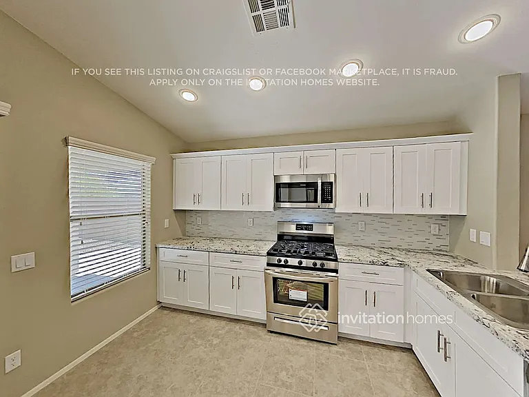 12759 W Desert Mirage Dr — Photo 9