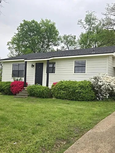 206 Cooper St Photo 1