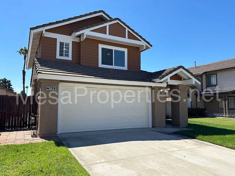 3 bed, 2.5 bath, 1322 sqft, $3,200 — Photo 3