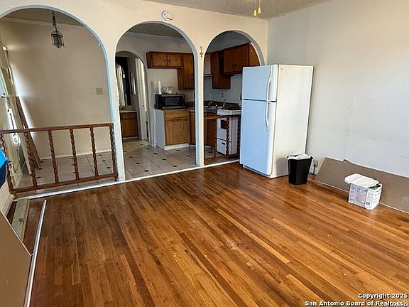 3rd image of 502 Shadwell Drive