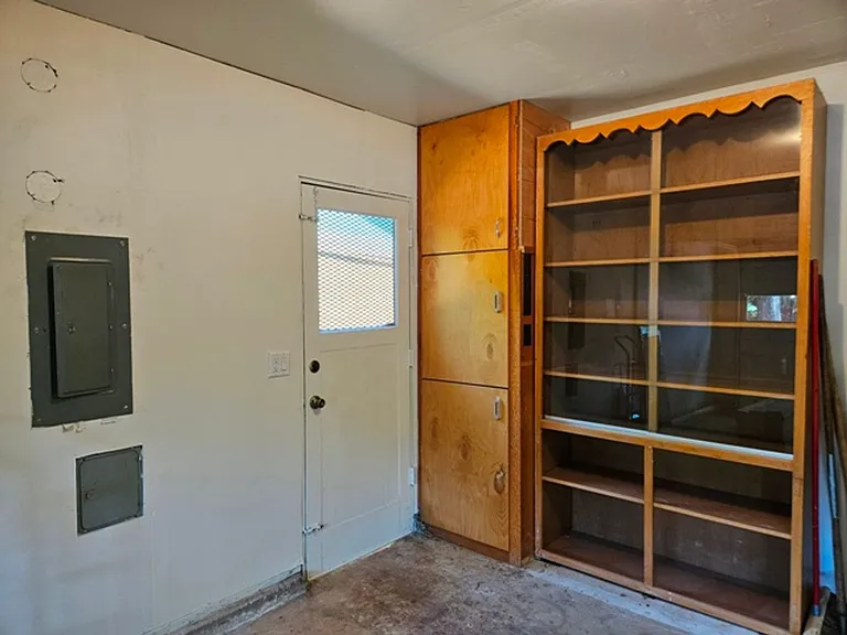 2245 Heath St S — Photo 29