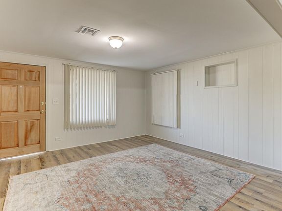 3rd image of 1305 Pelican St