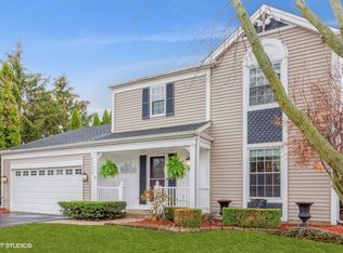 1112 Woodlake Dr, Carol Stream, IL 60188