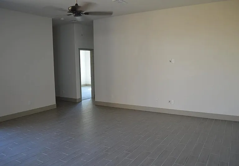 2430 Bastidas Dr — Photo 15