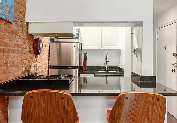 3rd image of 119 E 30th St #2B