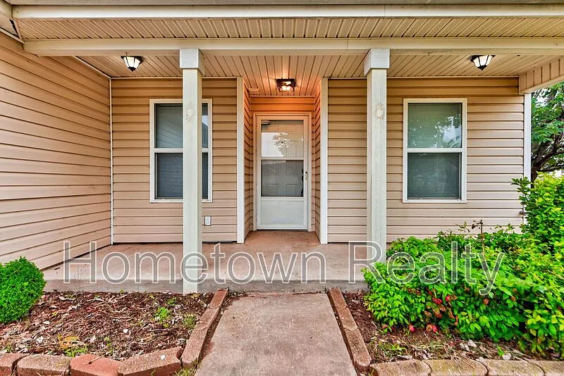Building Photo - 1716 NW 150th Ter