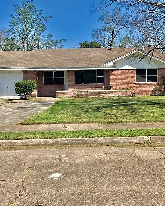 1st image of 2826 Monticello Dr