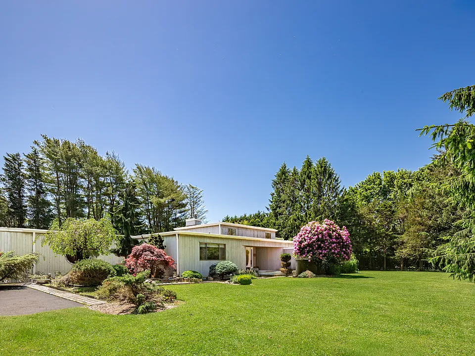32 Fieldview Ln