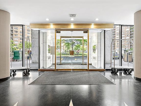 4th image of 10440 Queens Blvd APT 19P