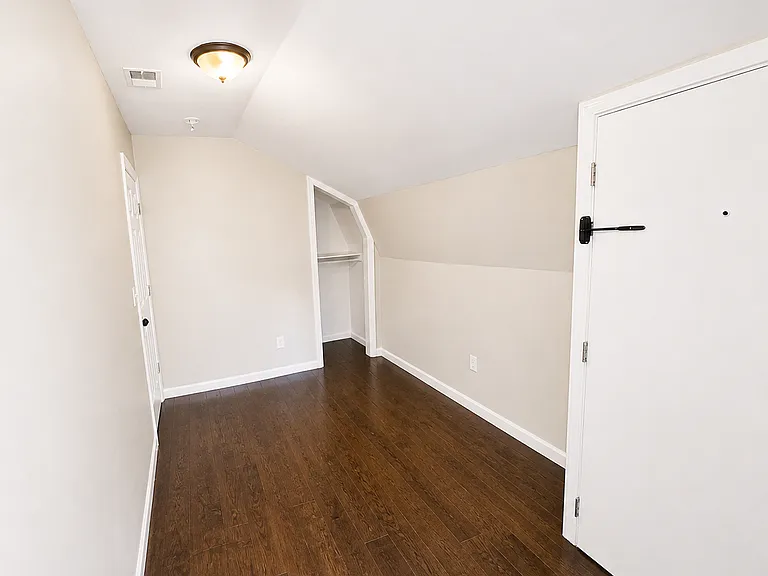 163-165 Lehigh Ave #3 — Photo 9