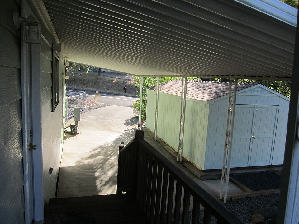 2nd image of 62 Kokanee Dr
