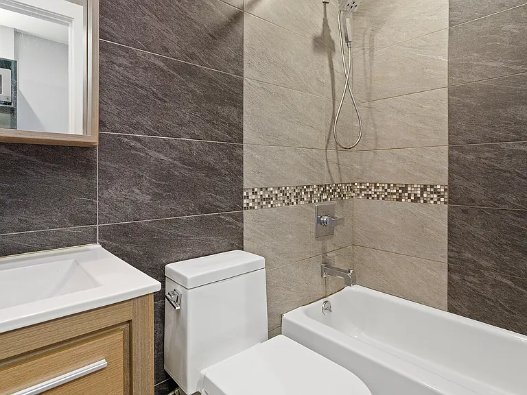 139 Essex St #10 — Photo 9