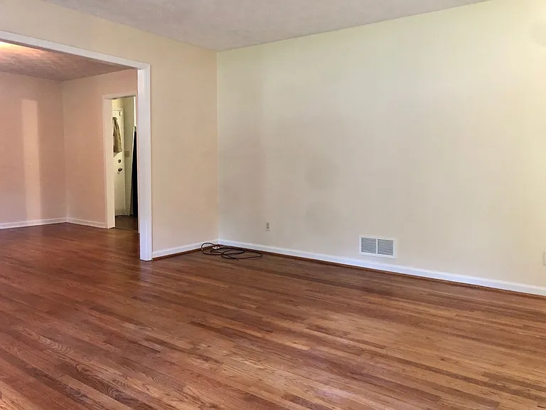 4578 Oakland Ter SW — Photo 3