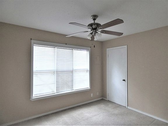 4th image of 1200 E Hutchinson St