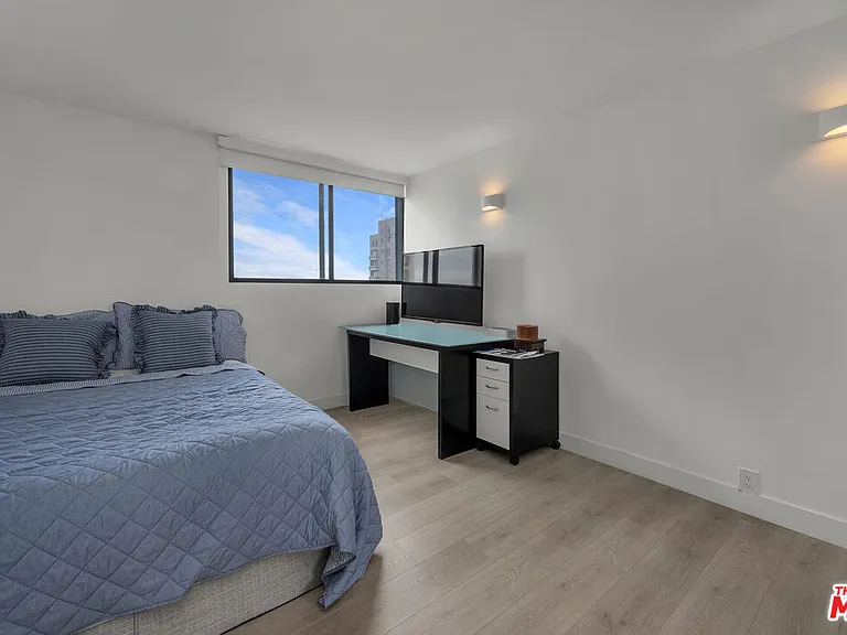 10535 Wilshire Blvd #1014 — Photo 17