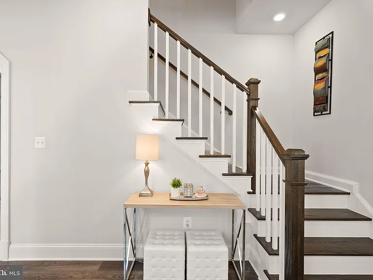 23297 Hastings Ridge Ct — Photo 33