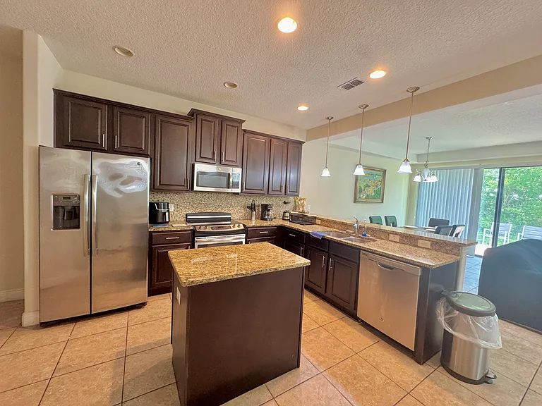 8173 Roseville Blvd — Photo 10