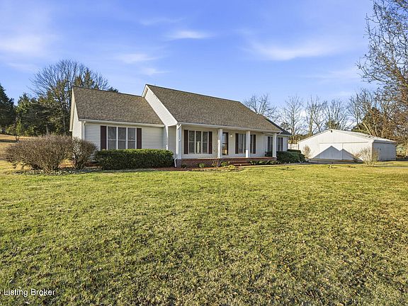 2nd image of 533 Hanging Rock Rd