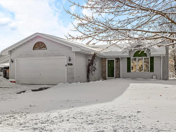 2715 Prairie COURT, East Troy, WI 53120