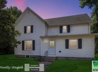 105 S Main St, Pocahontas, IA 50574