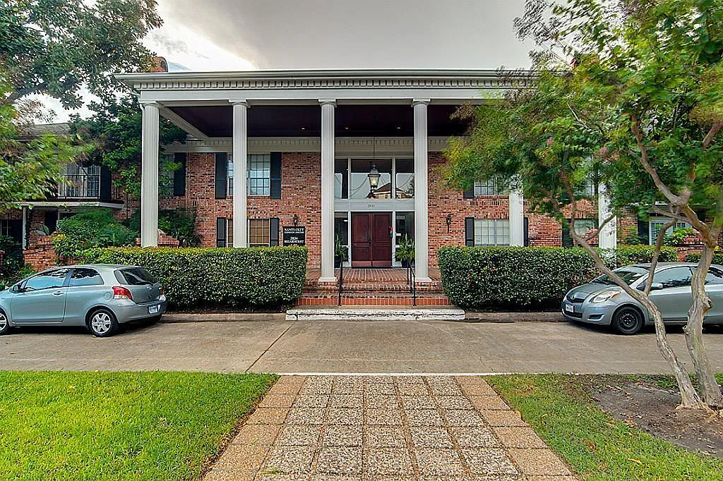 1 bed, 1.0 bath, 706 sqft, $975 — Photo 1