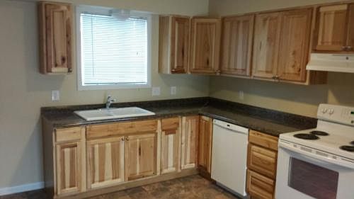 1st image of 400 Monroe Ave APT 7