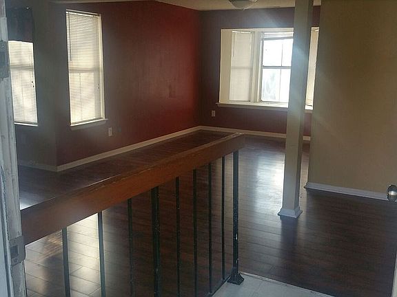 3rd image of 3893 Sweetbriar Ct