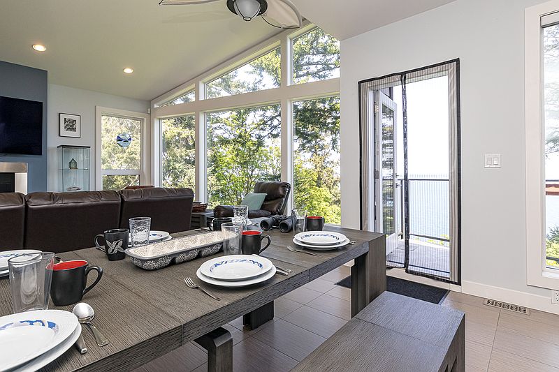 Saanich House for rent - 3 Bedrooms — photo 15