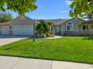 672 E Golden Pheasant Dr, Draper, UT 84020