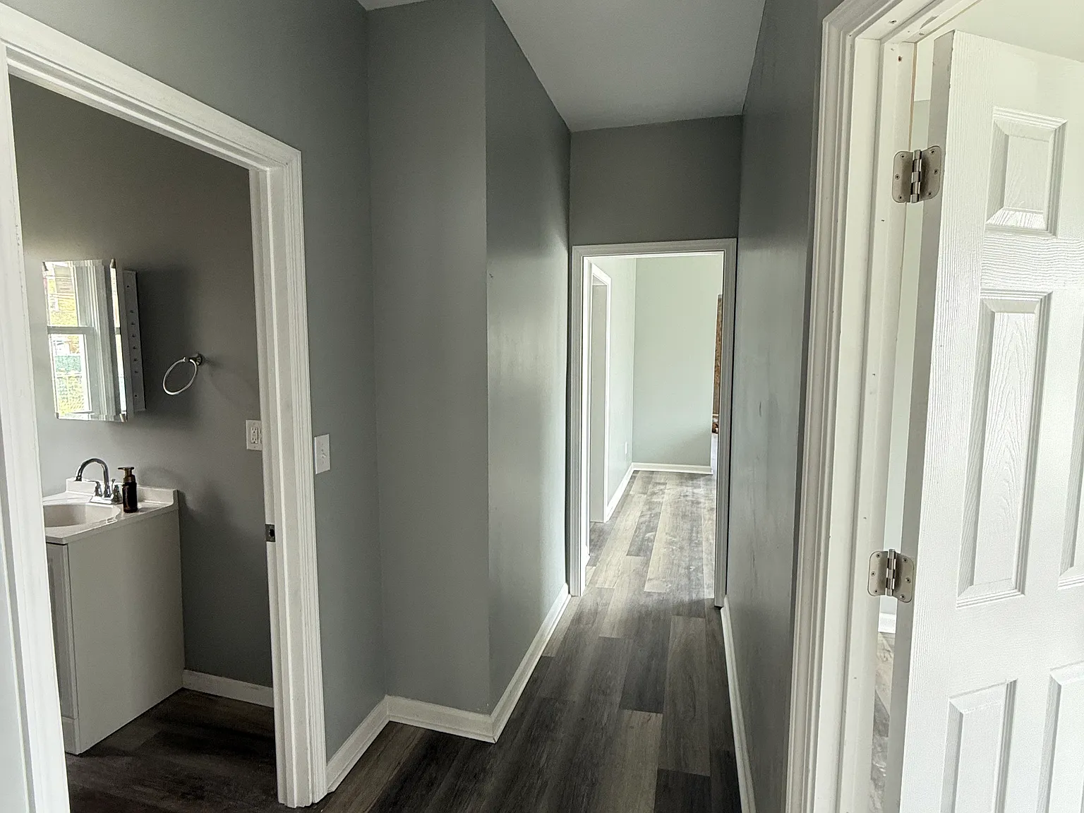 3 bed, 1250 sqft, $1,300 — Photo 4