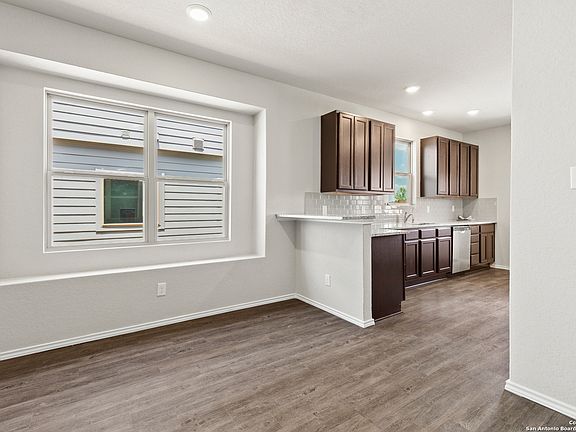 5th image of 2415 Applewhite Meadows
