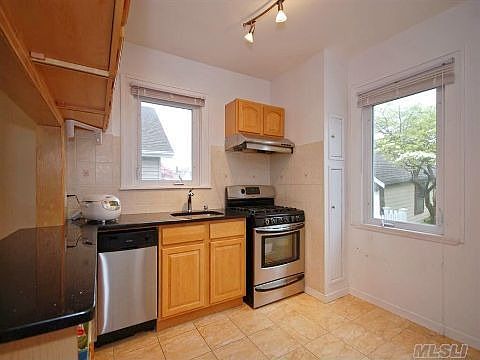4th image of 40 Beechhurst Ave