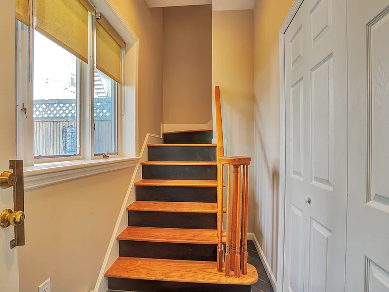 531 Court St — Photo 9