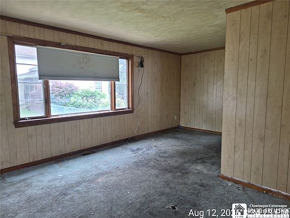 4th image of 67 Ruggles St