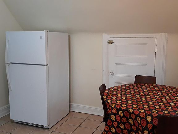 5th image of 105 Waring Pl Floor 3