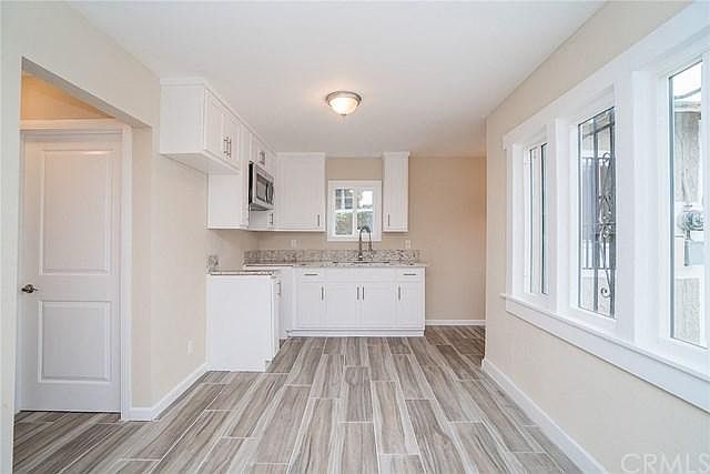 1st image of 4125 S Van Ness Ave #1/2