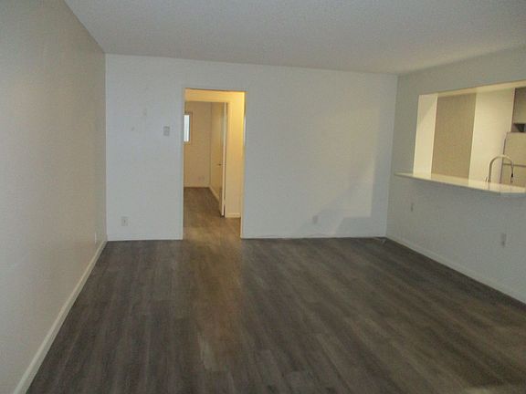5th image of 3625 Glendon Ave #105