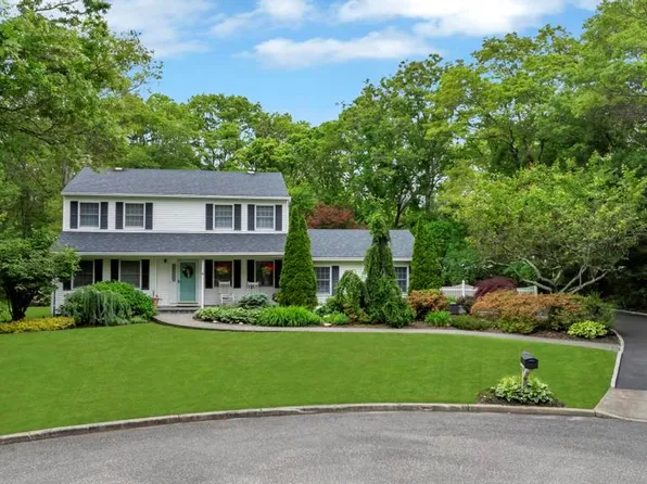 5 Angela Court, Medford, NY 11763