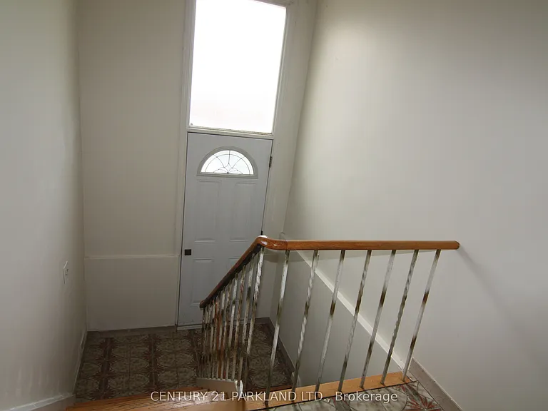 38 Beamsville Dr — Photo 16