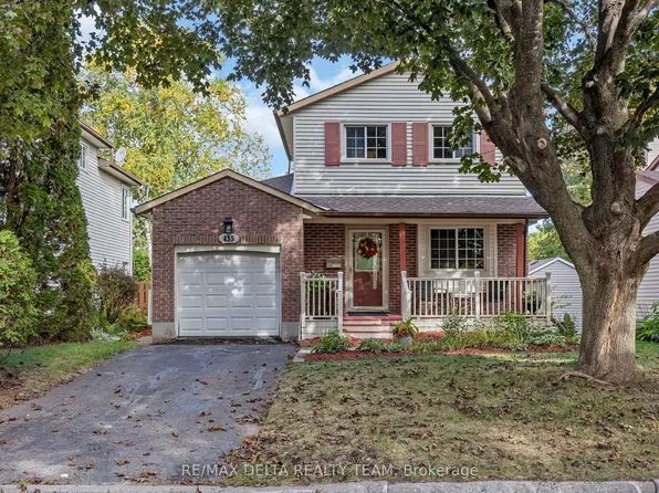435 Duvernay Dr, Ottawa, ON K1E 2N7