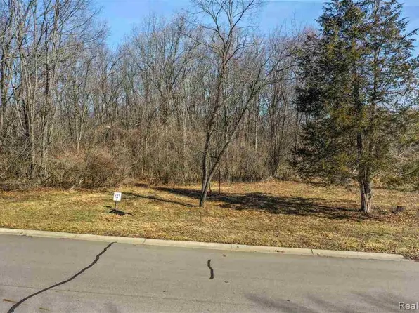 3000 Rockingham Way Rd, Jackson, MI 49203