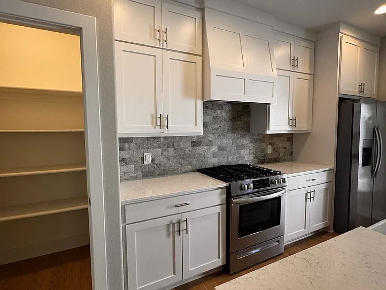 2369 E Amherst Aly — Photo 11