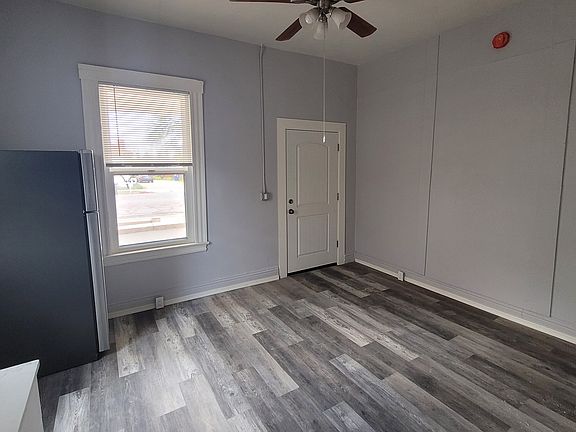 3rd image of 829 E 7th St APT 2