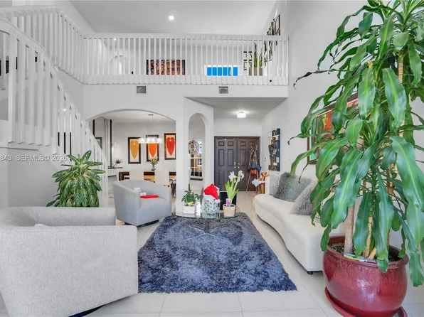 11261 NW 55th Ln, Doral, FL 33178