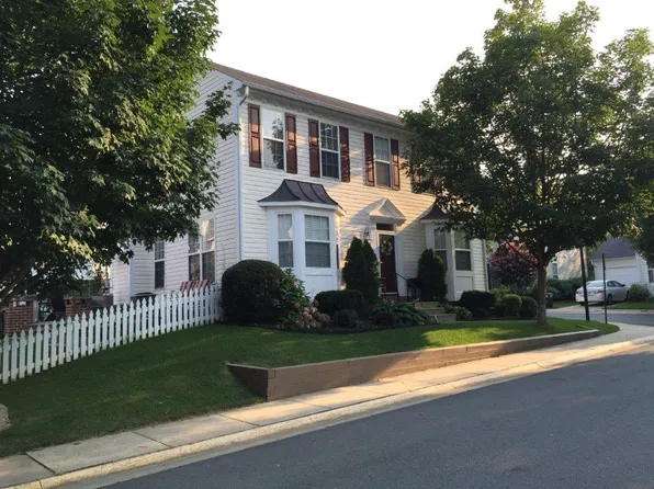 20318 Swallow Point Rd, Montgomery Village, MD 20886