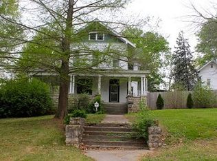 1103 N 4th St, Atchison, KS 66002