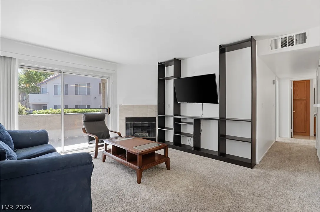 2 bed, 2.0 bath, 1020 sqft, $1,350 — Photo 3