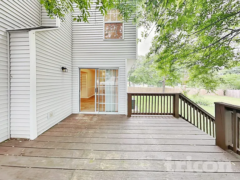 80 Vincent Ln — Photo 16