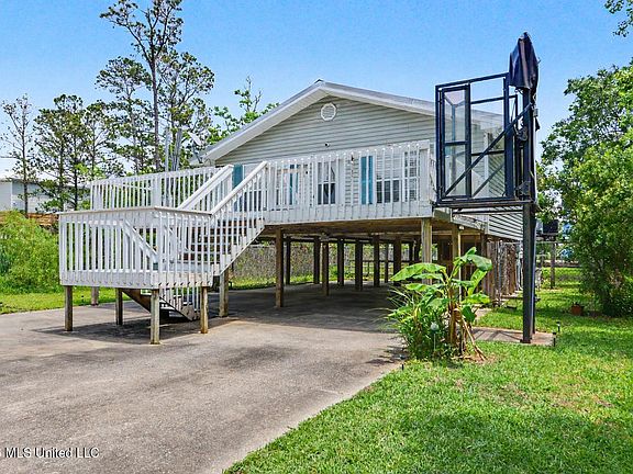 2nd image of 10058 Bayou View Dr E